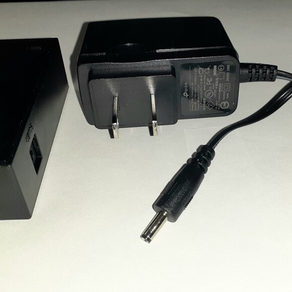 TP-Link Litewave 5 Port Gigabit Ethernet Switch Desktop Ethernet Splitter NWOB - Picture 7 of 8